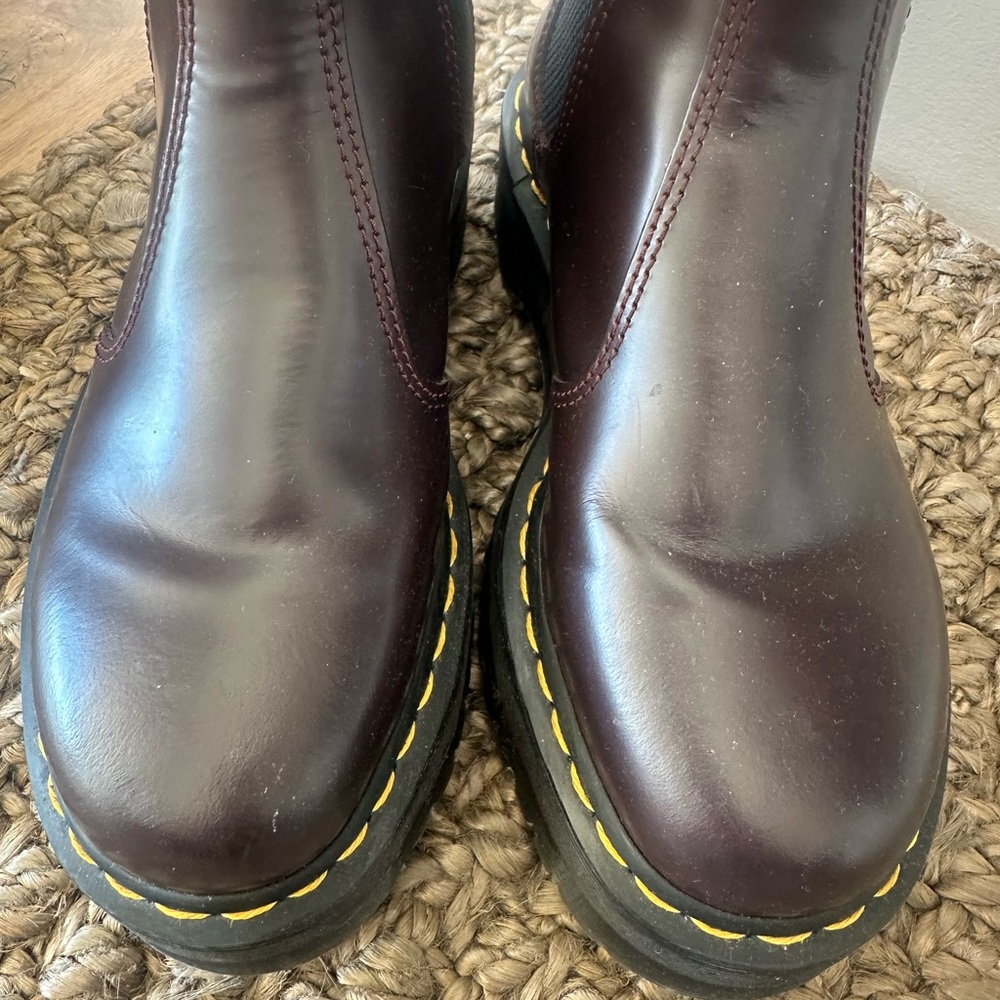 Dr. Martens Awesome Chelsea Boots - Picture 7 of 10